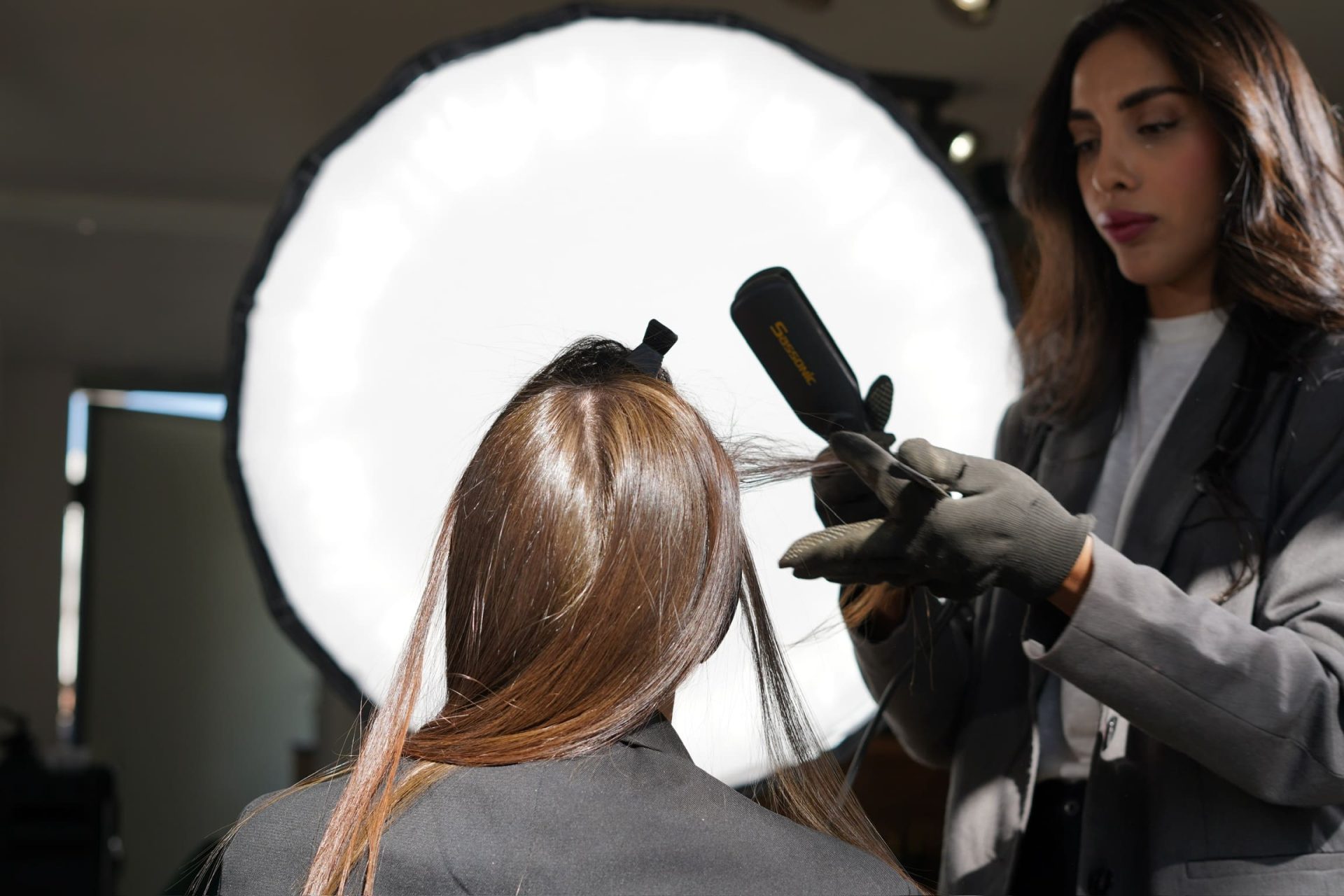 החלקה משקמת לשיער